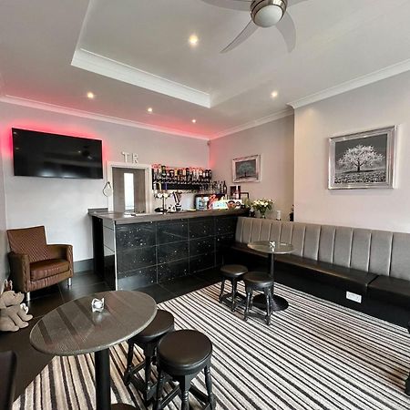 Tudor Rose Hotel Blackpool Bagian luar foto